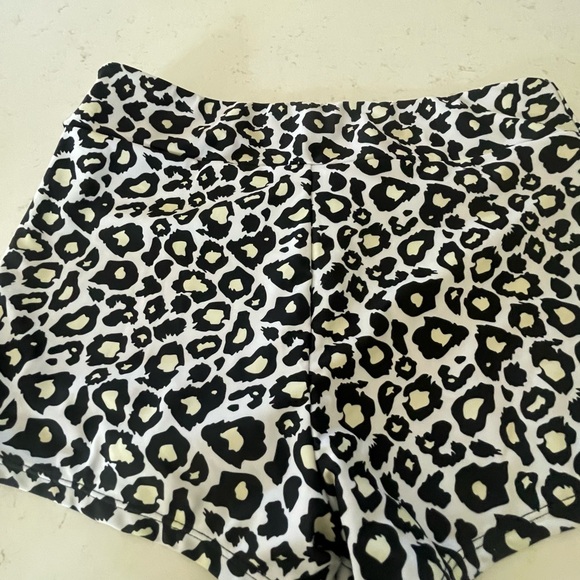 Black and White Polka Dot Swimsuit comes with 2 pieces - Picture 9 of 10